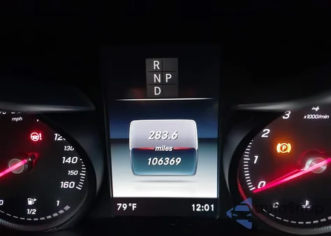 2018 Mercedes-Benz C 300 из США, поврежденный, VIN 55SWF4JB1JU237310